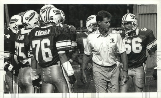 1990 Press Photo Football Coach Bill Young and the Crusaders - mja79445- Historic Images