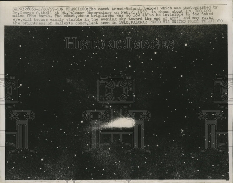 Load image into Gallery viewer, 1957 Press Photo Arend-Roland Comet by George O.Abell At Mt. Palomar Observatory
