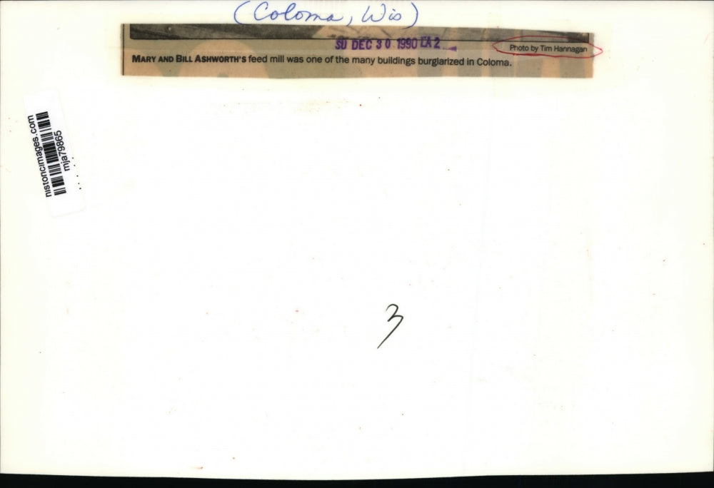 1990 Press Photo Mary and Bill Ashworth's feed mill in Coloma, Wisconsin