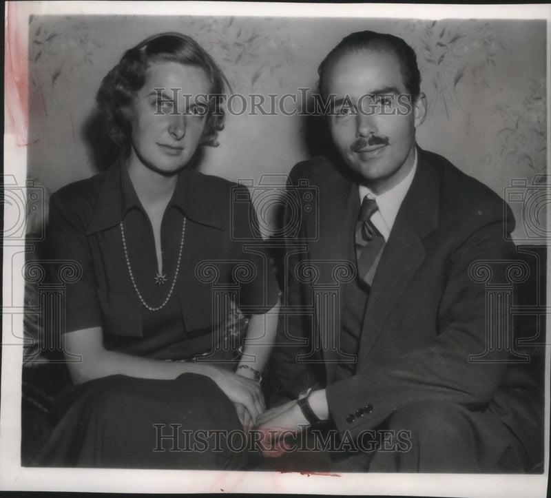 Load image into Gallery viewer, 1951 Press Photo Archduke Otto of Hapsburg poses with wife Princess Regina
