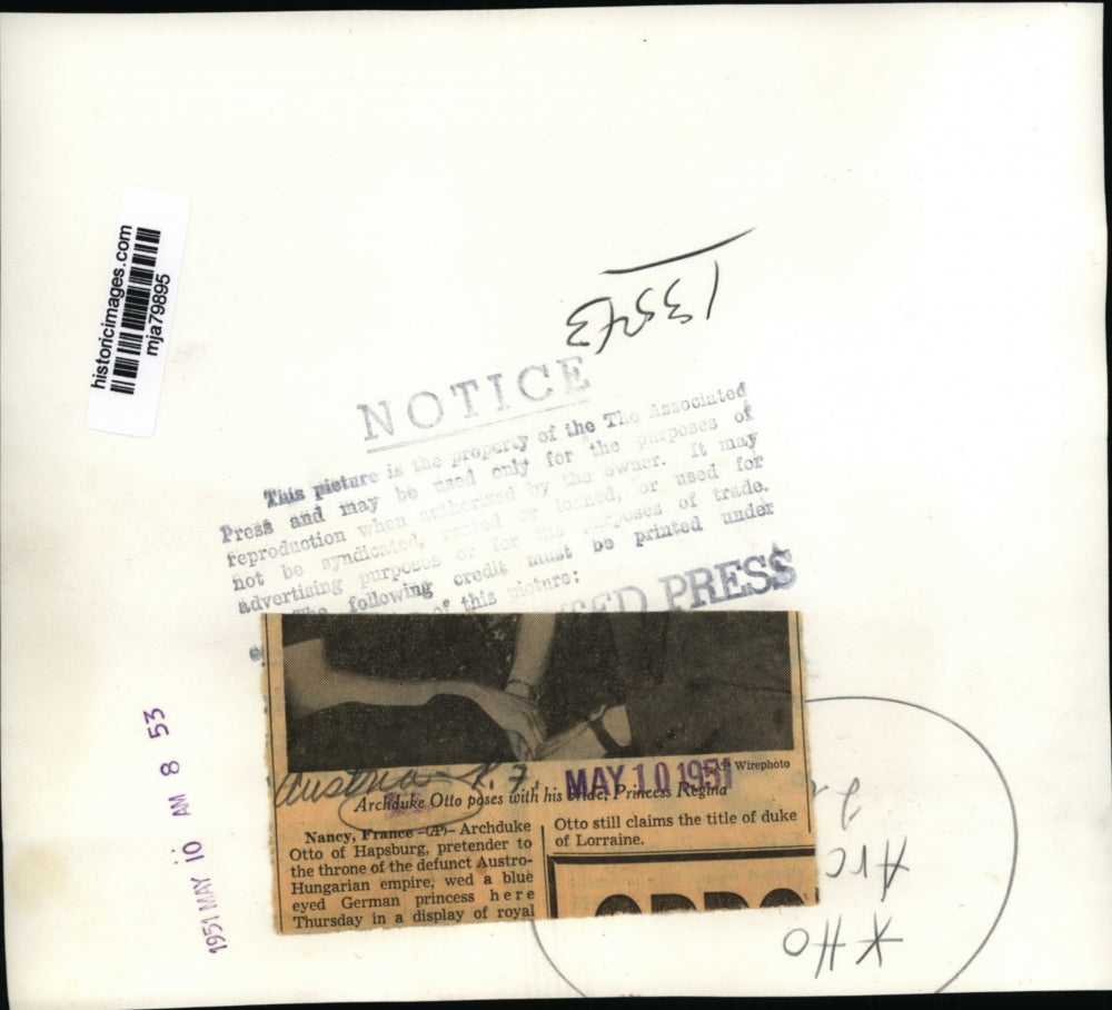 1951 Press Photo Archduke Otto of Hapsburg poses with wife Princess Regina