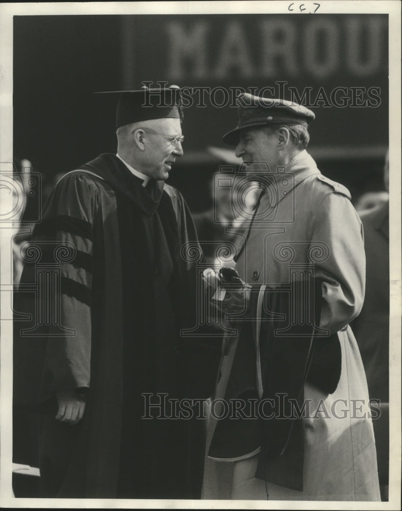 1951 Press Photo Gen. Douglas MacArthur, Rev. Edward J. O&#39;Donnell in Milwaukee- Historic Images