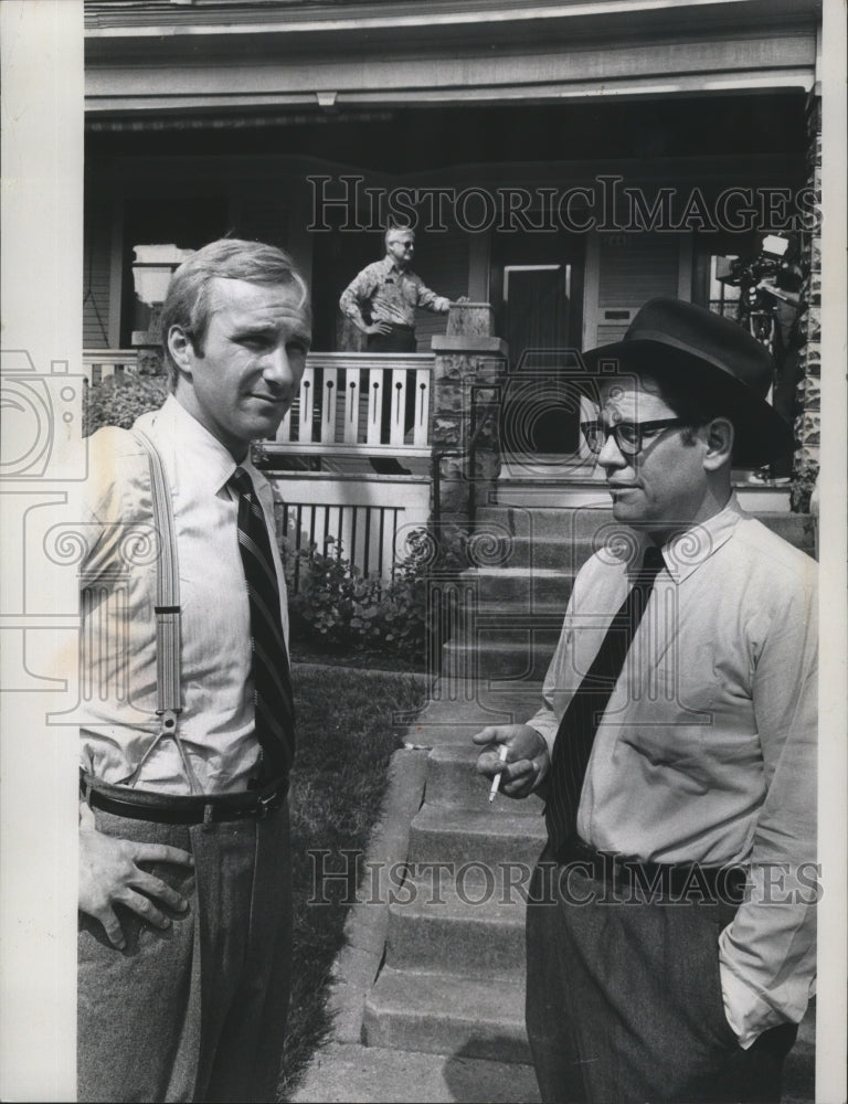 1974 Press Photo Local actors Jack Swanson and Durward McDonald, play FBI agents- Historic Images