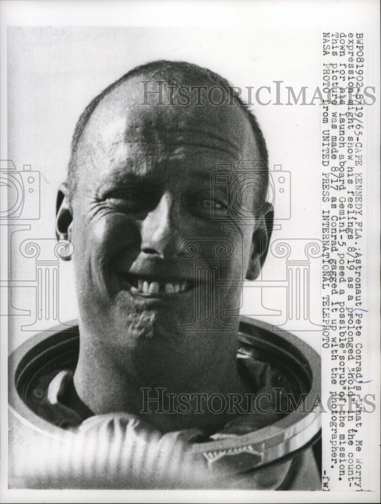 1965 Press Photo Astronaut Pete Conrad gags it up in Cape Kennedy, Florida