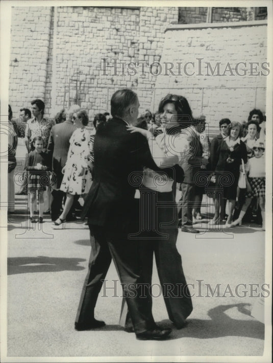 1975 Press Photo Princess Caroline Dancing With Mayor Jean- Louis Medecin- Historic Images