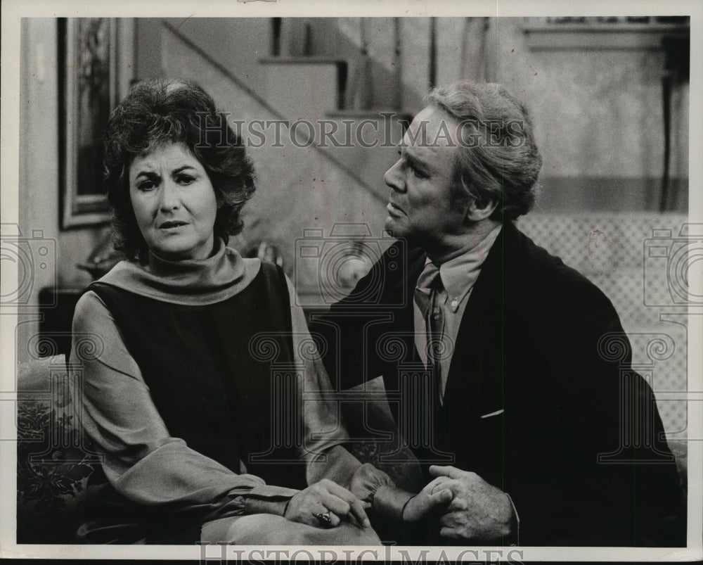 1972 Press Photo Beatrice Arthur and  Van Johnson star in &quot;Maude&quot; - Historic Images