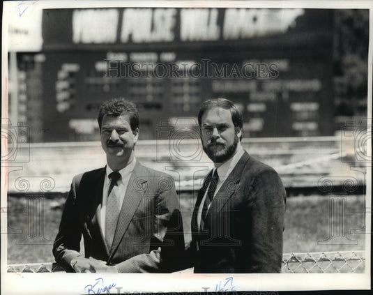 1989 Press Photo Roy Berger & Don Hess at the Dubuque Greyhound Park - mja81555- Historic Images