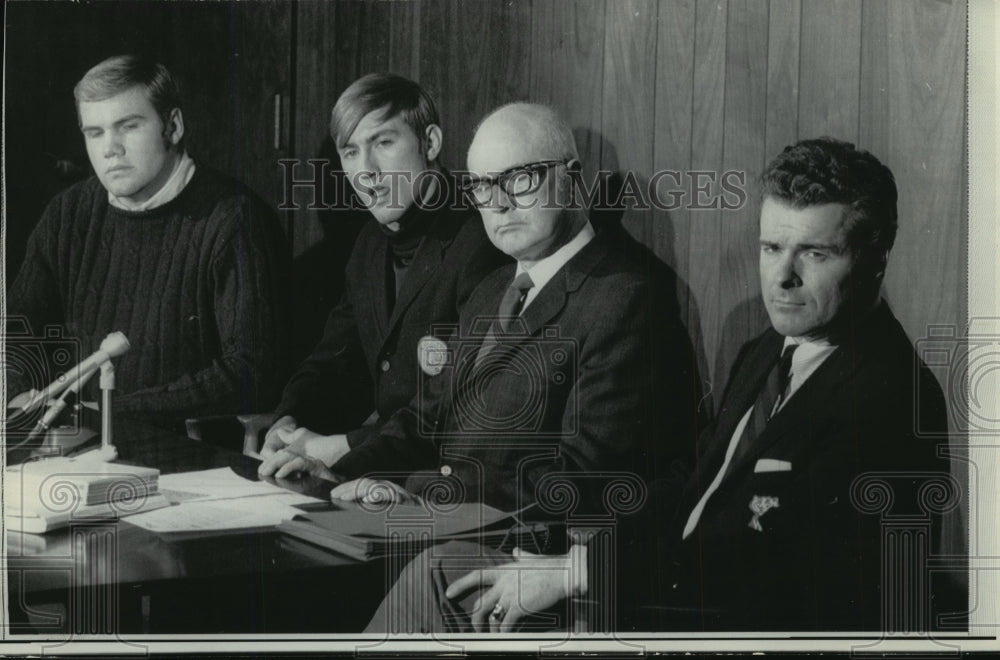 1966 Press Photo University of Wisconsin Football Players at Press Conference- Historic Images