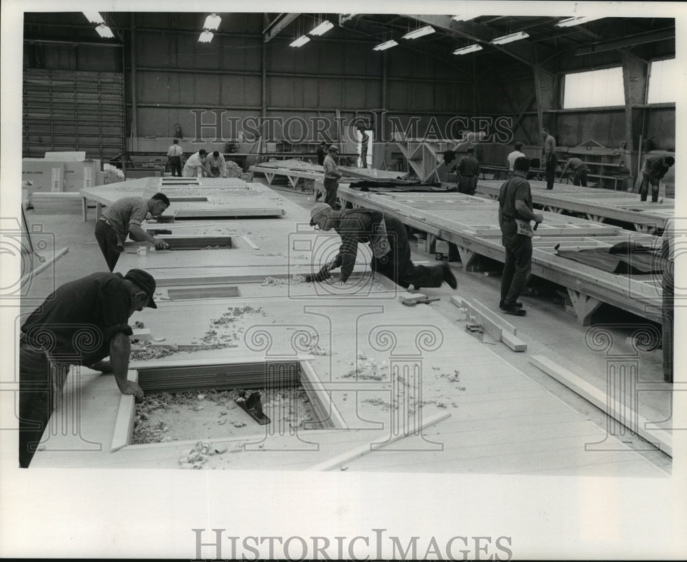 1969 Press Photo Canada Industry-At work in Kent Component Homes Ltd., Buctouche- Historic Images