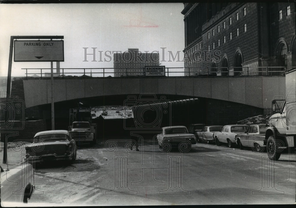 1968 Press Photo N 9th St Tunnel by Courthouse Opened, Milwaukee, Wisconsin- Historic Images