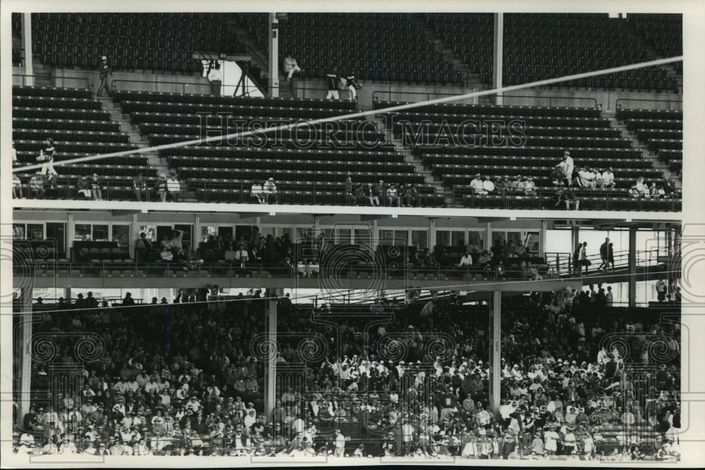 1989 Press Photo View of the stands at Wrigley Field, Chicago - mja83849- Historic Images