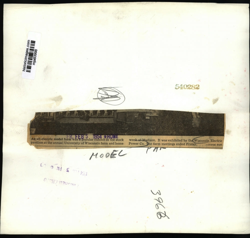 1954 Press Photo All electric model farm on exhibit at University of Wisconsin