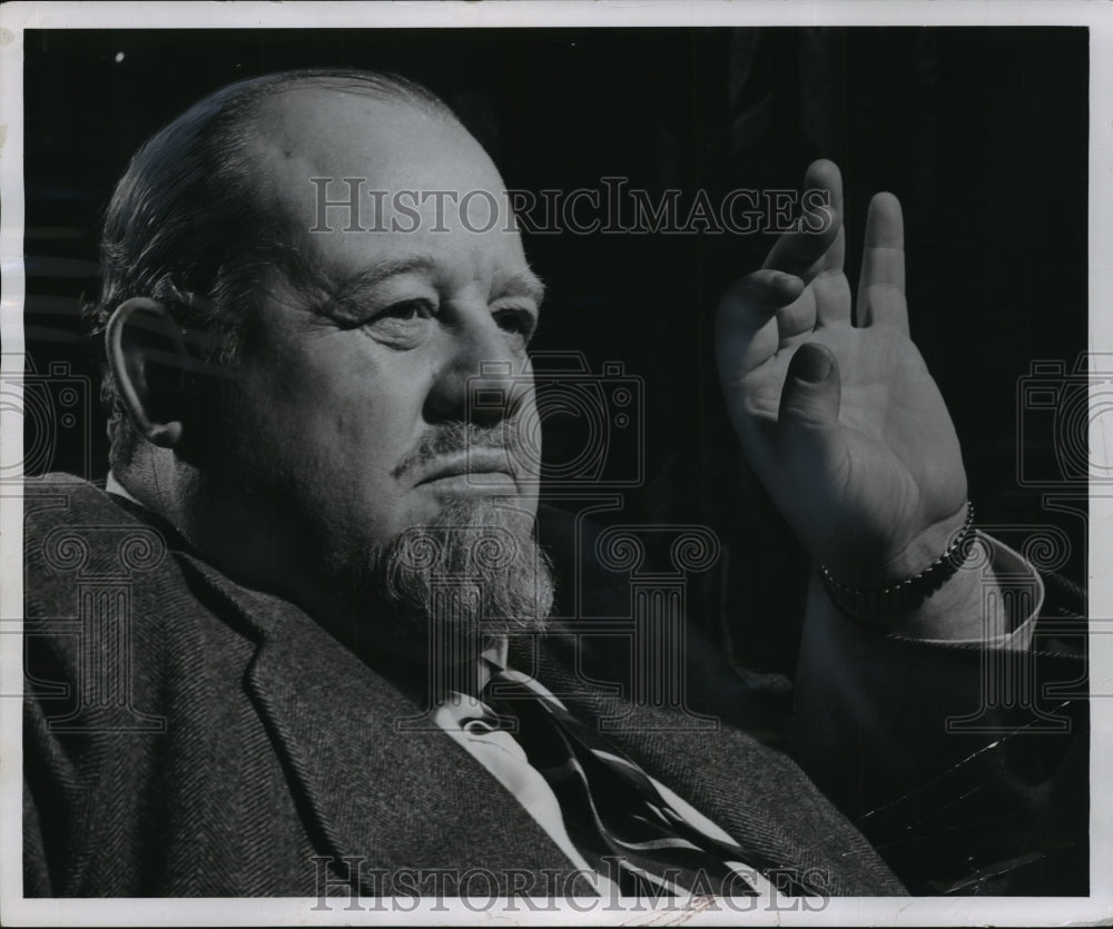 1955 Press Photo Burl Ives at Milwaukee Athletic Club- Historic Images