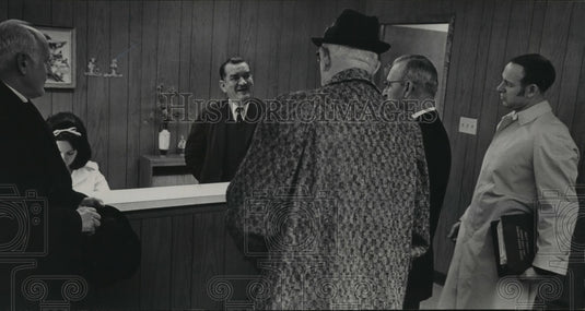 1969 Press Photo West Allis Chamber of Commerce delegates visit Zablocki- Historic Images