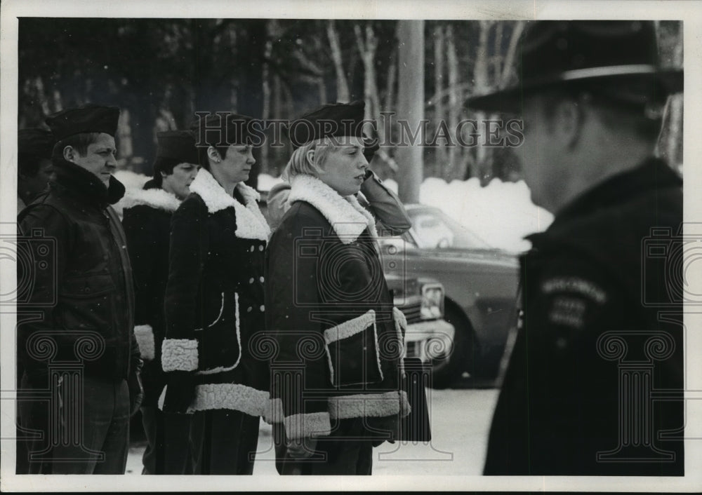 1975 Press Photo Wisconsin State Patrol Academy Platoon &amp; Leader Mary Brockman- Historic Images