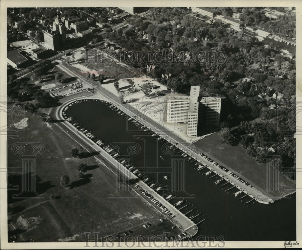 1958 Press Photo Aerial View of Marina in Detroit&#39;s memorial park- Historic Images