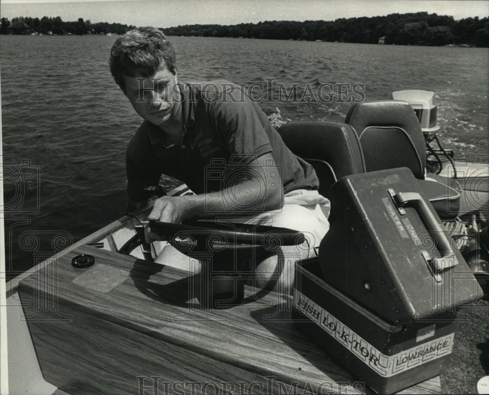 1989 Press Photo Wakeman on Big Cedar Lake, Wisconsin- Historic Images