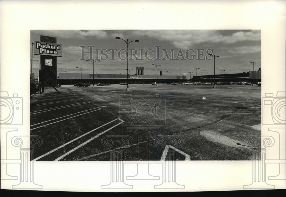 1991 Press Photo Packard Plaza in Cudahy, Wisconsin- Historic Images