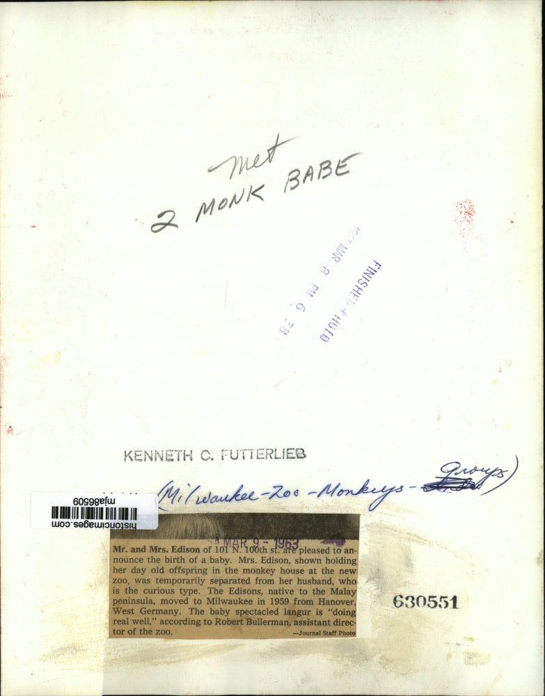 1963 Press Photo Edison Spectacled Langur Mother & Child at at Milwaukee Zoo