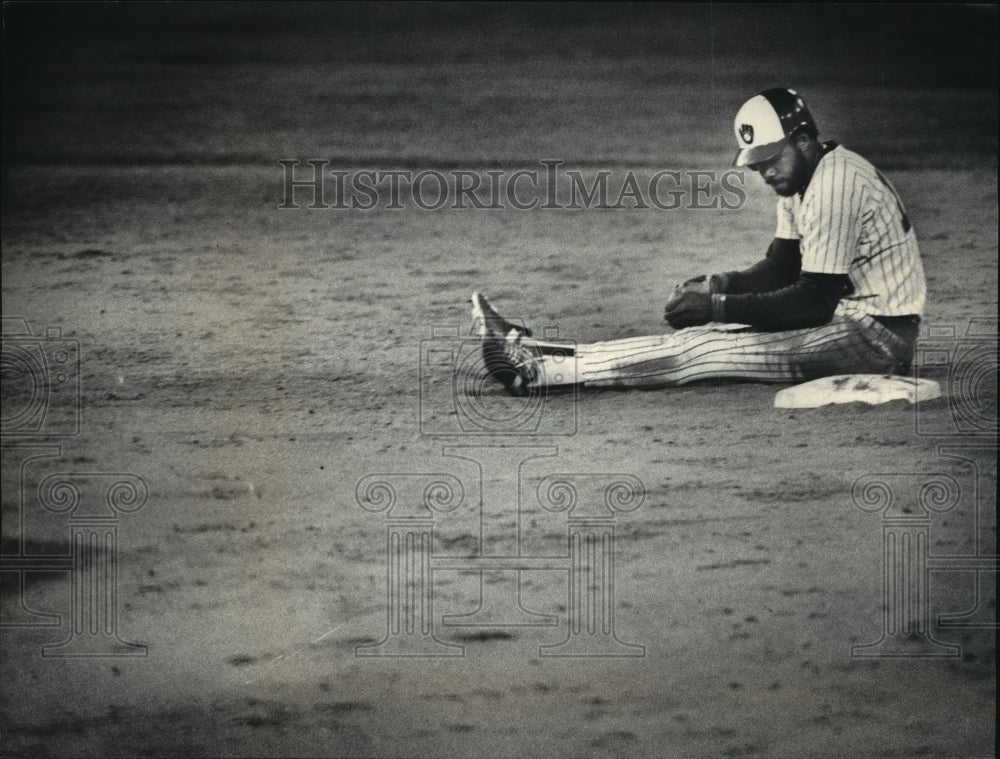 1983 Press Photo Cecil Cooper After Milwaukee Brewers vs. Baltimore Orioles- Historic Images