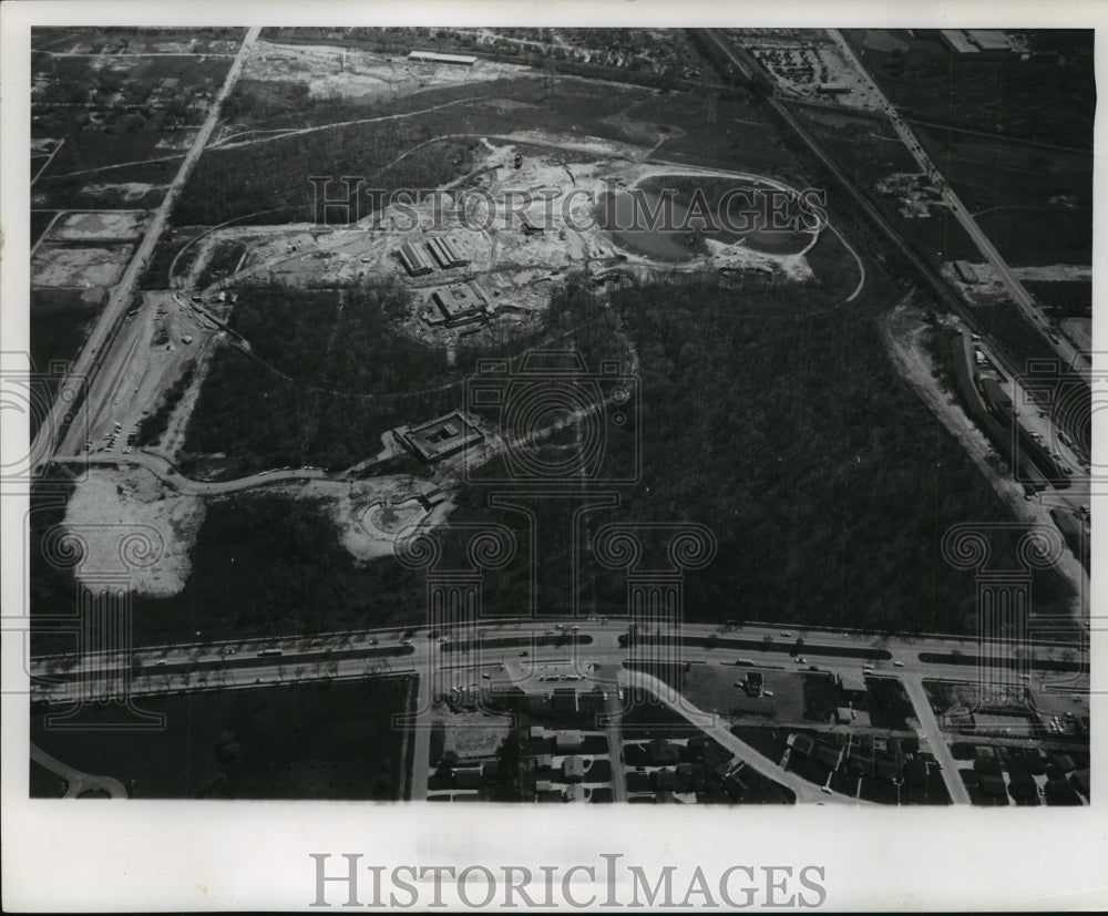 1960 Press Photo Aerial view of the new Milwaukee Zoo - mja87035