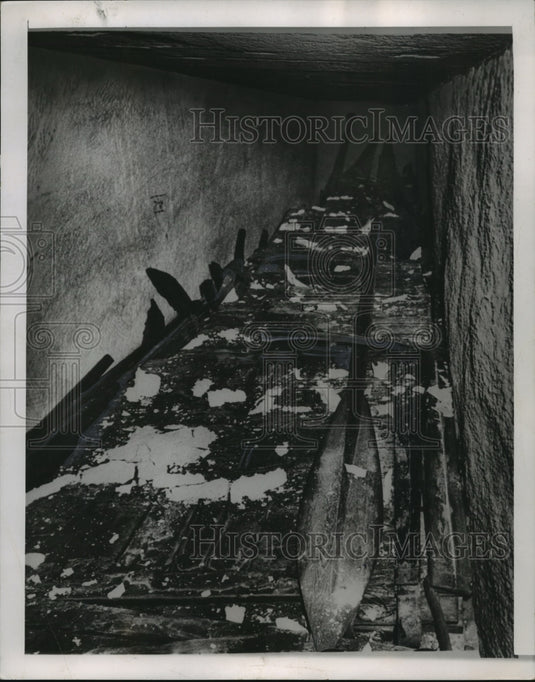 1954 Press Photo 50 foot solar boat of King Cheops discovered in Egypt- Historic Images
