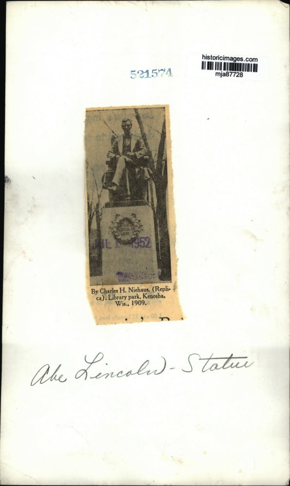 1952 Press Photo Abraham Lincoln Statue in Kenosha Wisconsin - mja87728