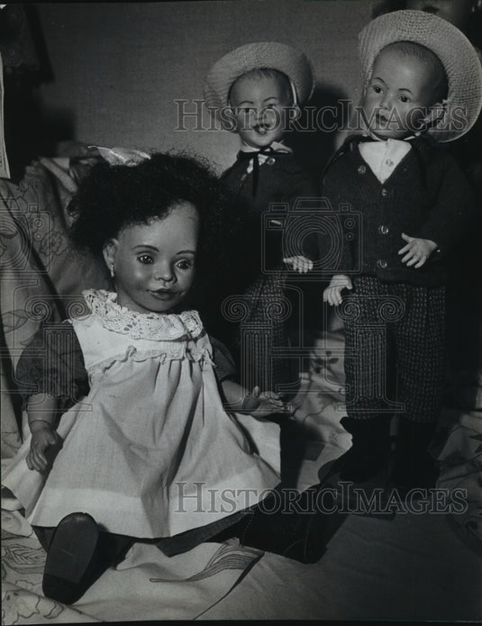 Press Photo Dolls Were Viewed at Midway Motor Lodge, Brookfield, Wisconsin- Historic Images