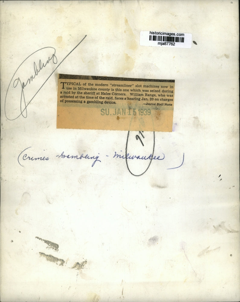 1939 Press Photo William Range Arrested in Milwaukee For Having Gambling Device