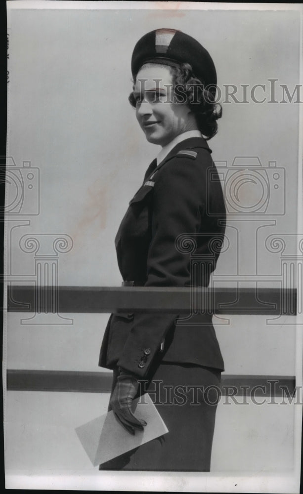 1956 Press Photo Princess Margaret of England with Girl Guides in Wolverhampton- Historic Images