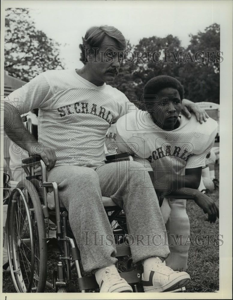 1980 Press Photo Coach Robert Conrad and player David Hubbard - mja87971- Historic Images