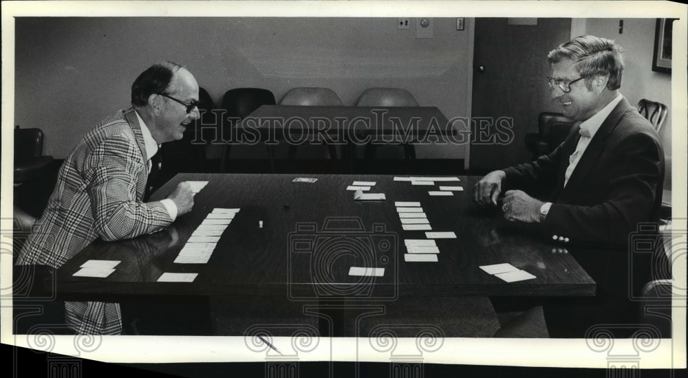 1981 Press Photo Baseball was all in the cards, Bob Wolf (left) and Harry Dalton- Historic Images