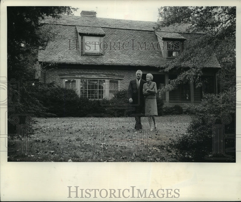 Load image into Gallery viewer, 1966 Press Photo Justice William O. Douglas and wife Cathleen at home
