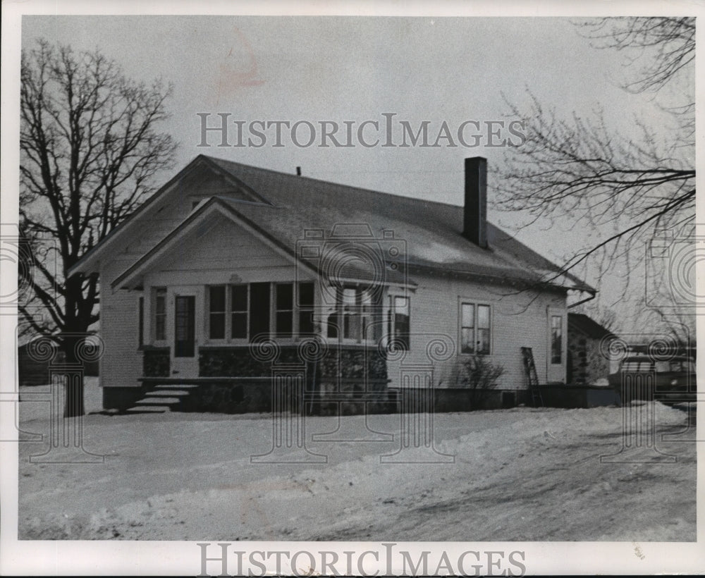 1962 Press Photo Steve J. Curik&#39;s Eagle, Wisconsin, Home- Historic Images