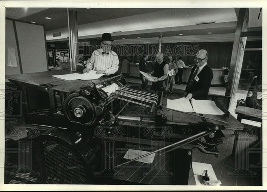 1982 Press Photo Celebrating Milwaukee Journal's Centennial, newspapers printing- Historic Images