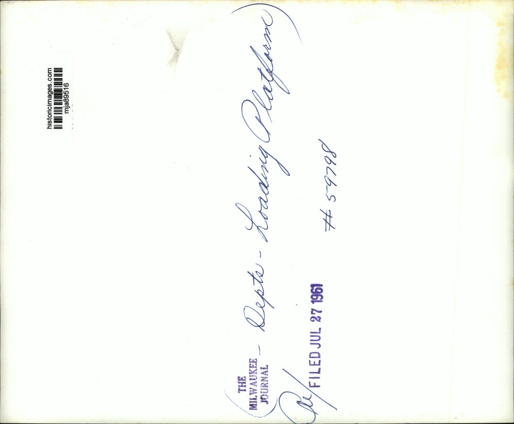 1961 Press Photo Milwaukee Journal loading Platform - mja89516