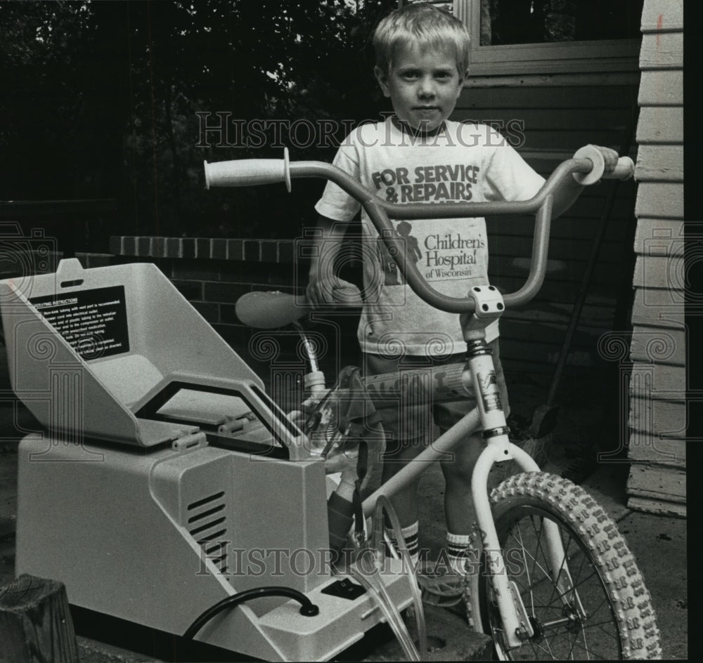 1989 Press Photo Jacob Domres with New Bicycle and Cystic Fibrosis Machine- Historic Images