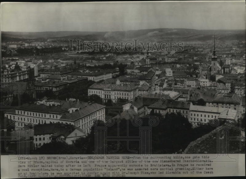 Load image into Gallery viewer, 1939 Press Photo View of Brunn, Moravia from hills during Hitler's visit
