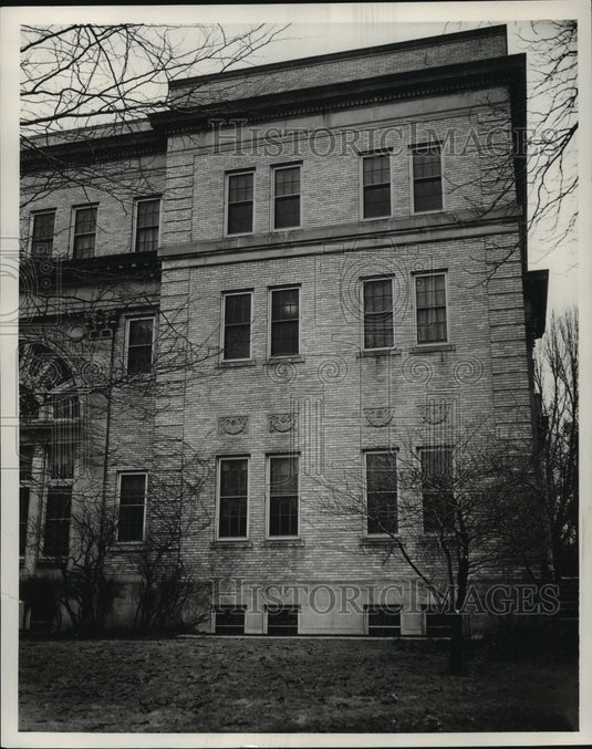 1955 Press Photo exterior view of Milwaukee County Emergency Hospital- Historic Images