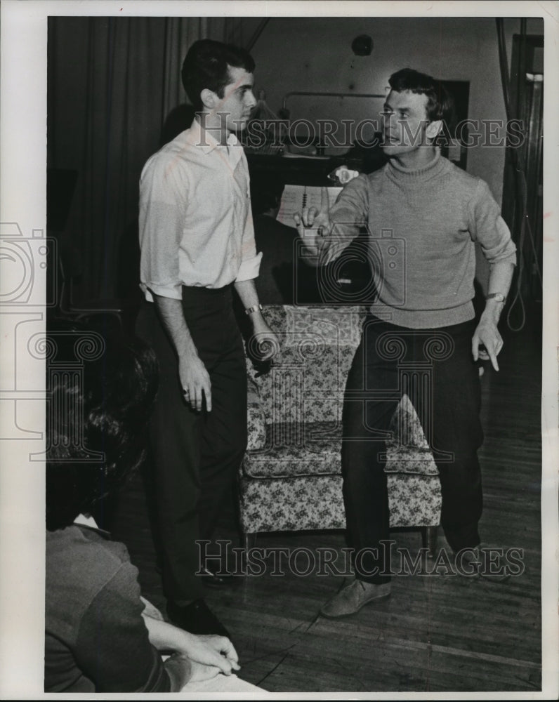 1966 Press Photo University Of Wisconsin - Milwaukee Opera Director John Cox- Historic Images