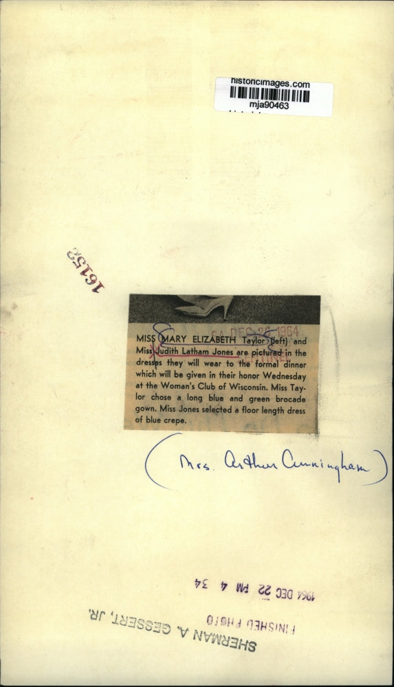 1964 Press Photo Mary Taylor (left) & Judith Jones wearing formal dinner wear