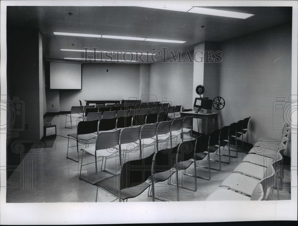 1964 Press Photo The newly remodeled Audio Room of The Journal. - Historic Images