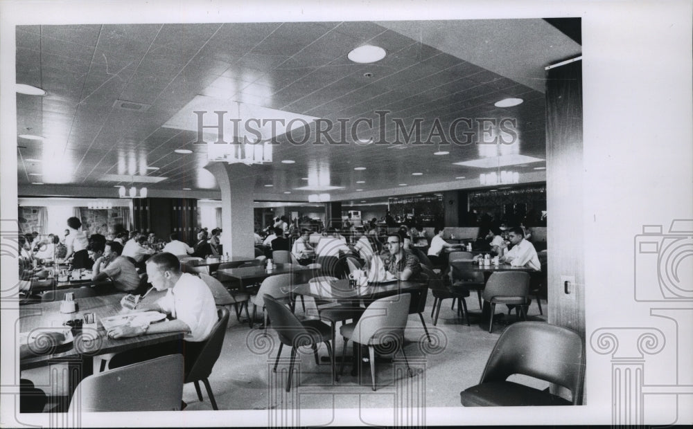 1964 Press Photo The Milwaukee Journal Cafeteria - mja92227