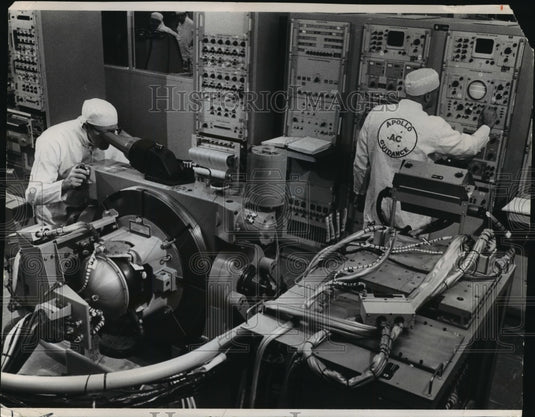 1966 Press Photo Robert Johnson & Robert Costello test an Apollo guidance system- Historic Images