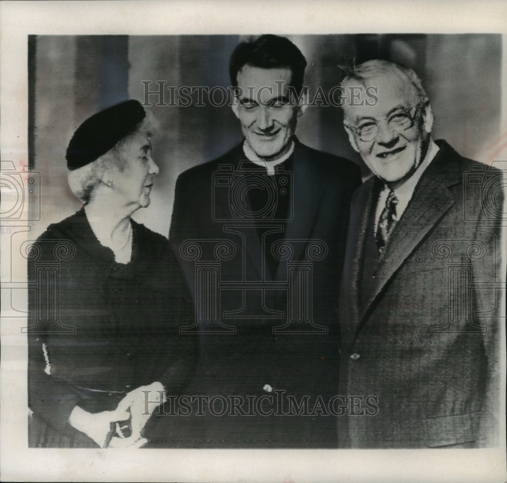 1958 Press Photo Secretary of State Dulles and wife visit their son - mja92496- Historic Images