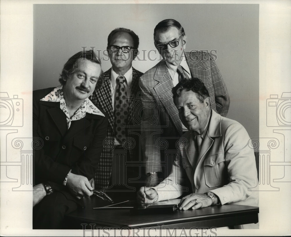 1975 Press Photo New Executive Group named at Pohlman Studios- Historic Images