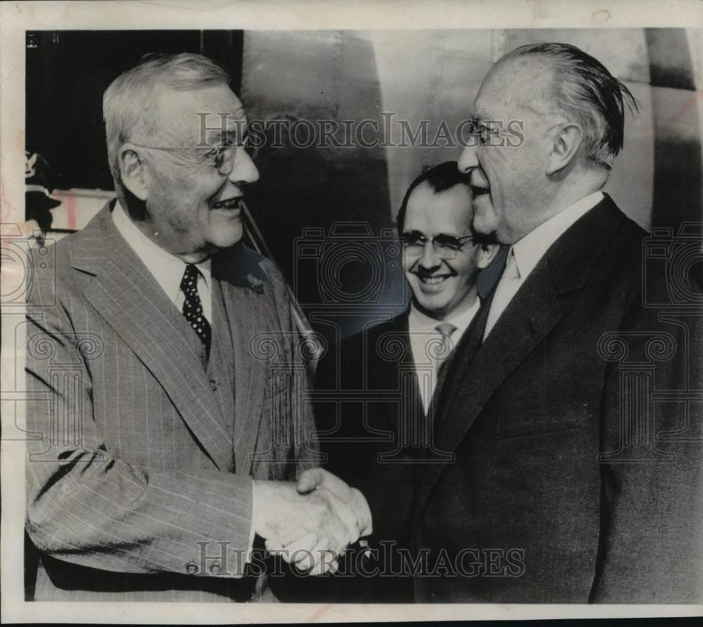 1956 Press Photo Konrad Adenauer welcomed by John Dulles to Washington - Historic Images