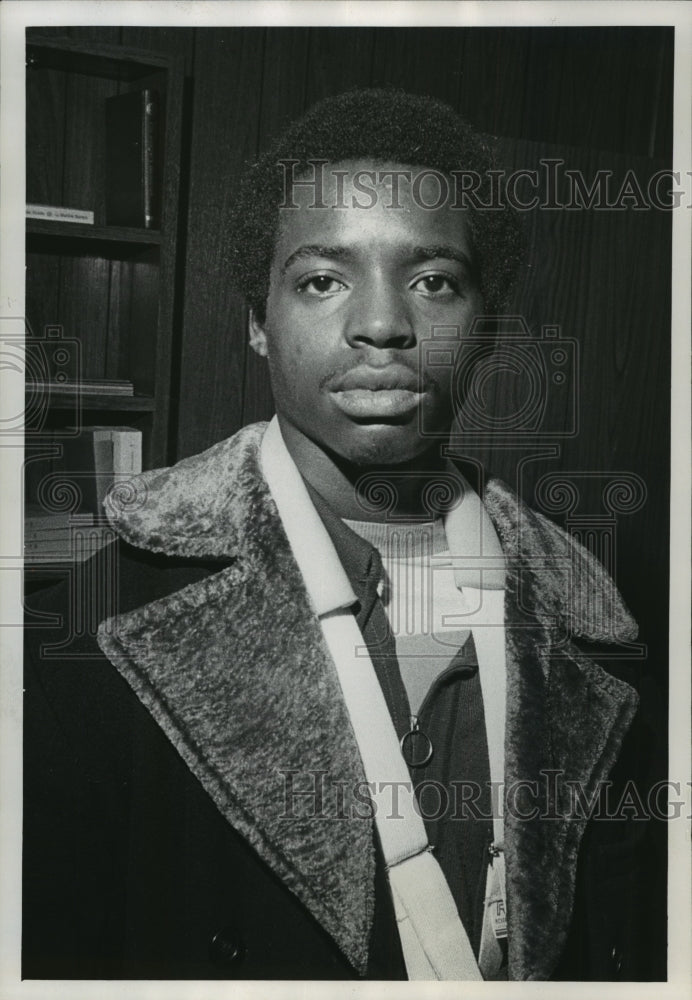 1973 Press Photo Tyrone Daniels during questioning of Milwaukee Cop shooting- Historic Images