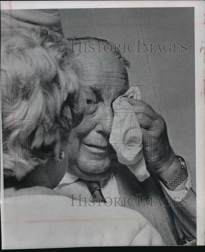 1956 Press Photo Cuban refugee Orfilio Mesana and his arrival in Miami from Cuba- Historic Images