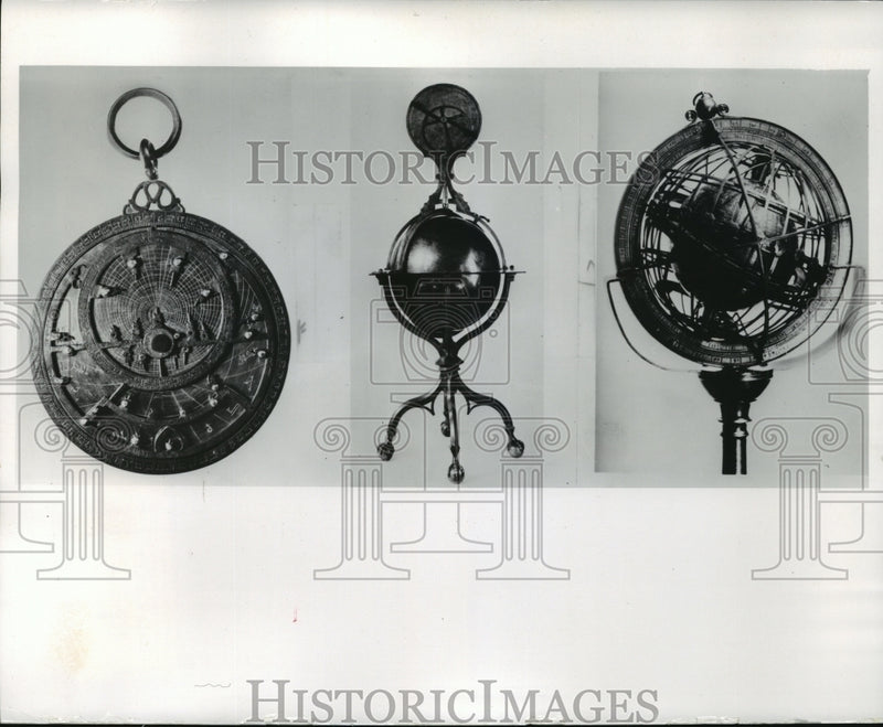 Load image into Gallery viewer, 1973 Press Photo Arabian Astrolabe, Celestial Globe, Earth Globe at museum, WI.
